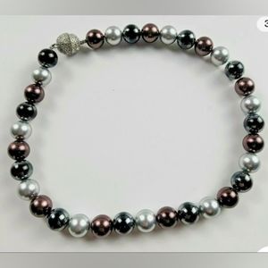 Vintage WoMulti Color Faux-Tahitian Pearl Beaded Necklace Magnetic Clasp. NWT